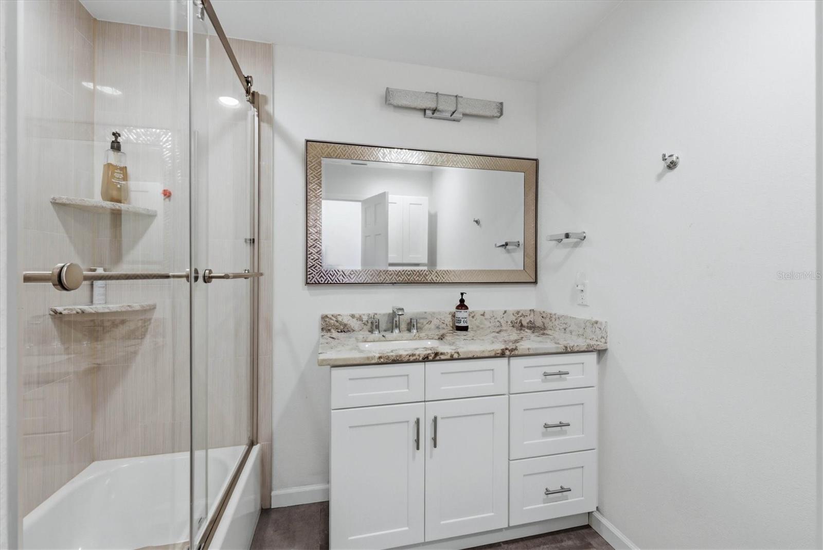 1761 SANDALWOOD DR — photo 25