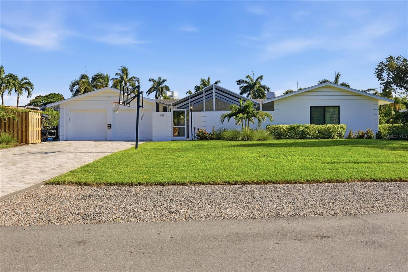 1761 SANDALWOOD DR — photo 4