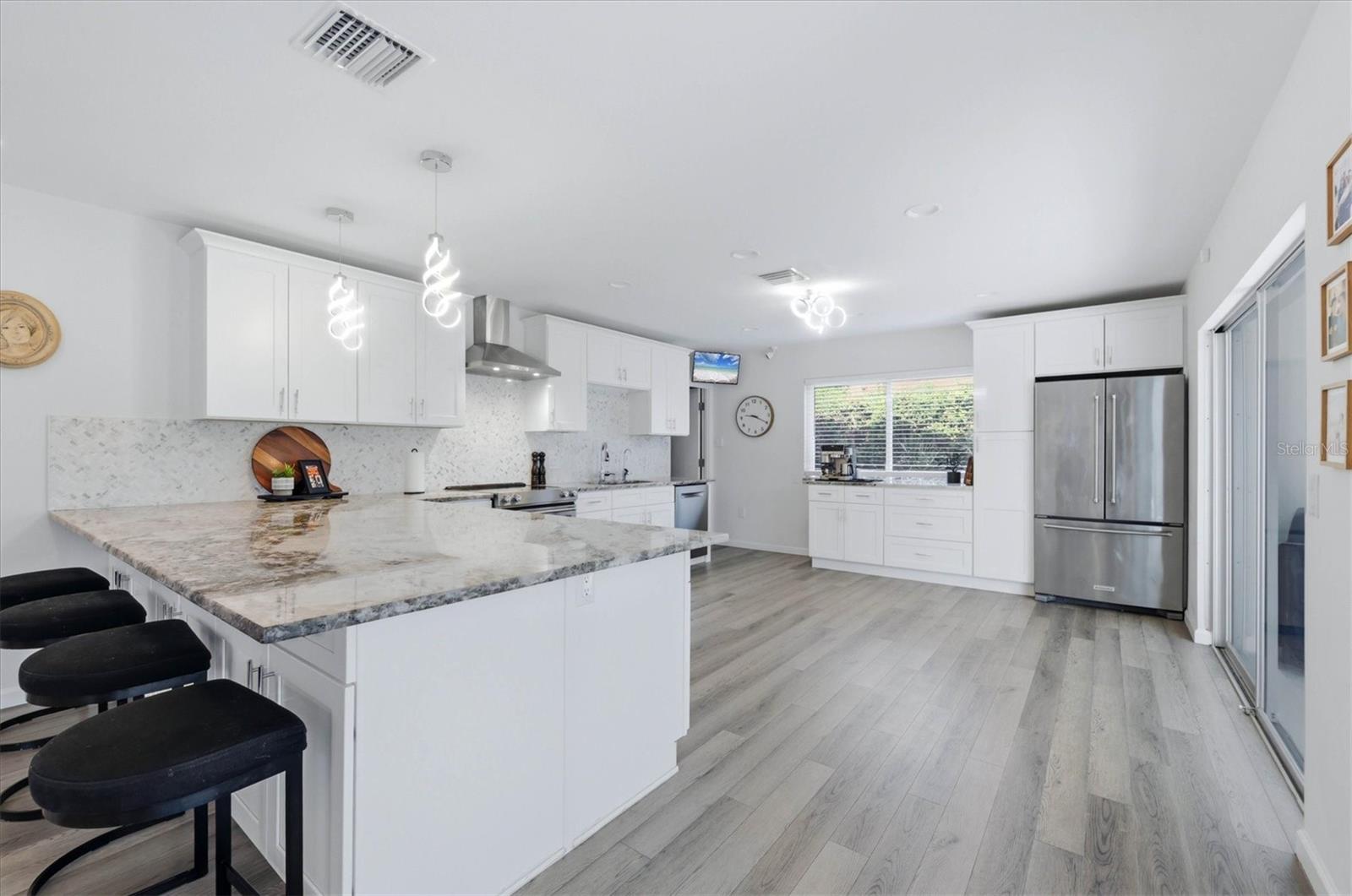 1761 SANDALWOOD DR — photo 17