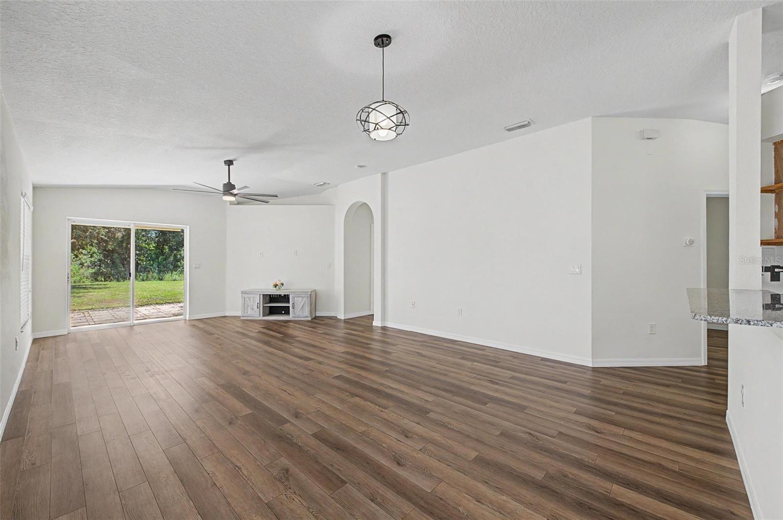 7838 CARRIAGE POINTE DR — photo 13