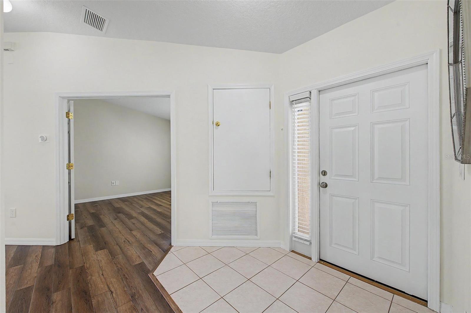 7838 CARRIAGE POINTE DR — photo 10