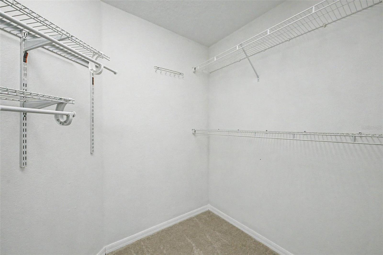 7838 CARRIAGE POINTE DR — photo 33