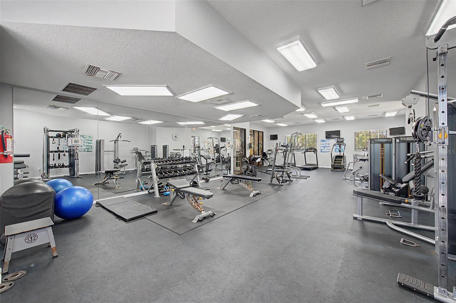 7838 CARRIAGE POINTE DR — photo 69