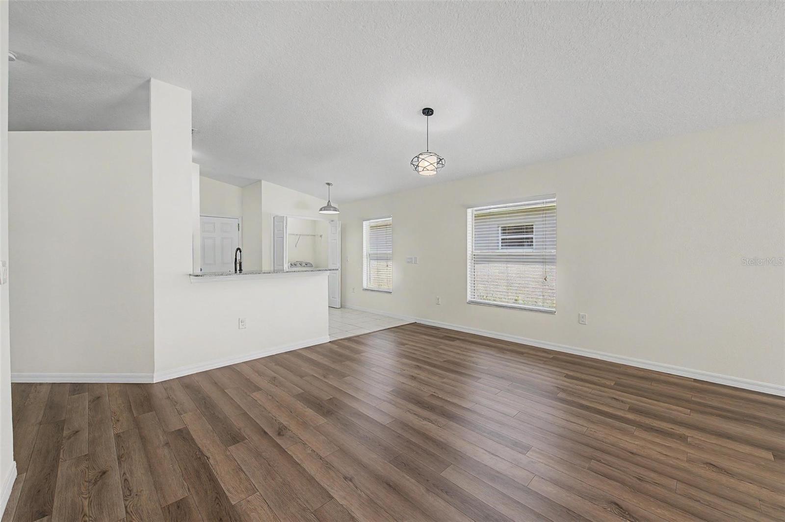 7838 CARRIAGE POINTE DR — photo 18
