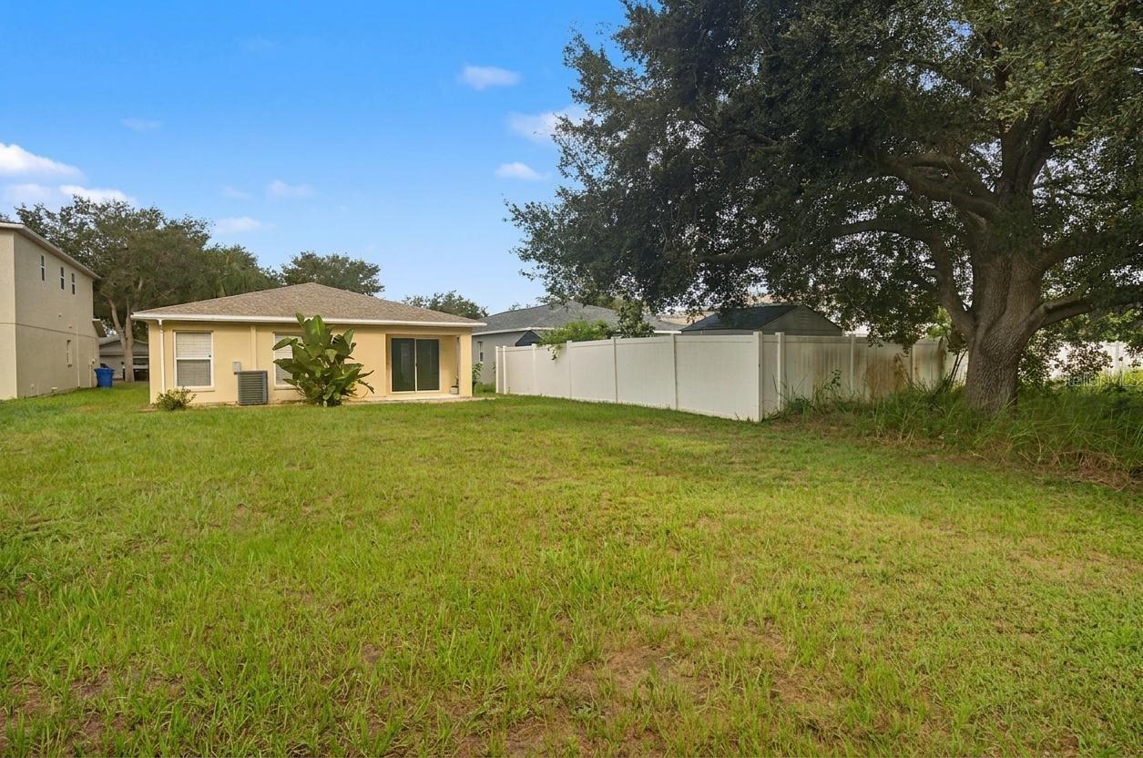 7838 CARRIAGE POINTE DR — photo 48