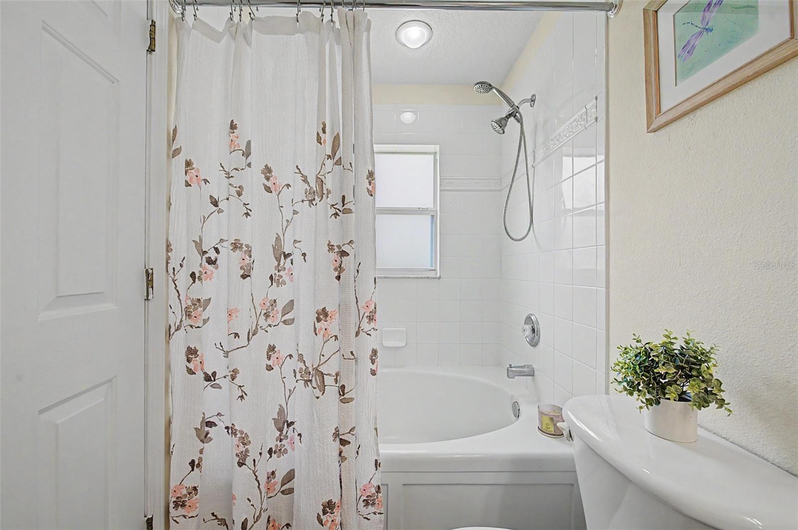 7838 CARRIAGE POINTE DR — photo 36