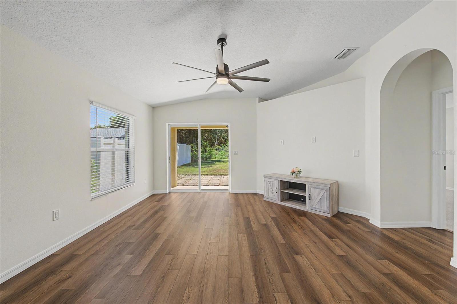 7838 CARRIAGE POINTE DR — photo 19