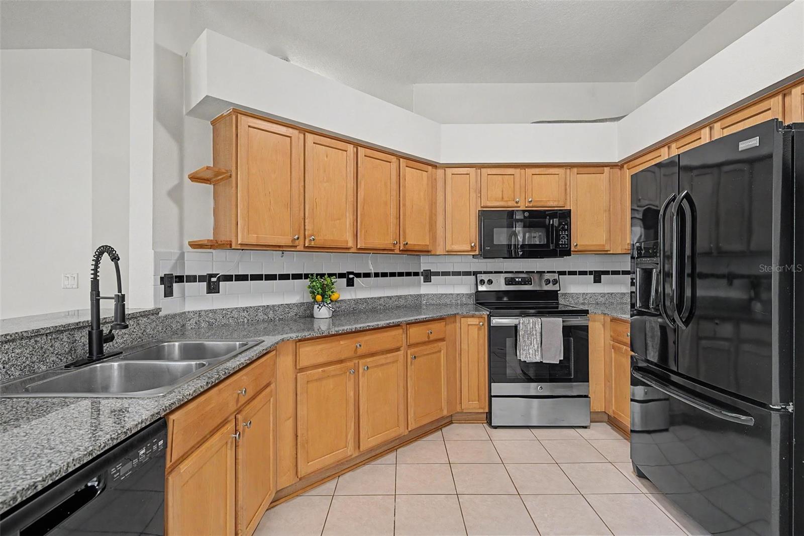 7838 CARRIAGE POINTE DR — photo 26