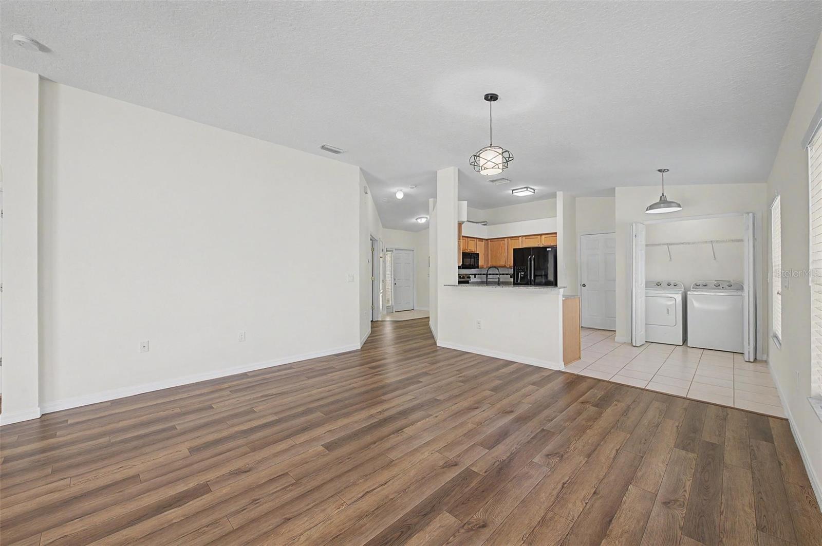 7838 CARRIAGE POINTE DR — photo 16