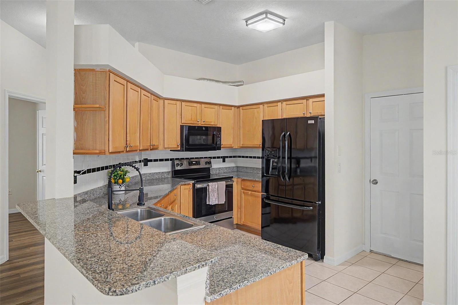 7838 CARRIAGE POINTE DR — photo 25