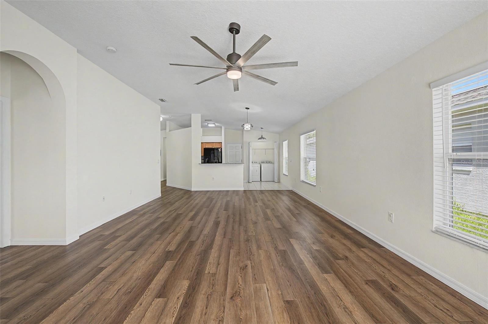 7838 CARRIAGE POINTE DR — photo 17