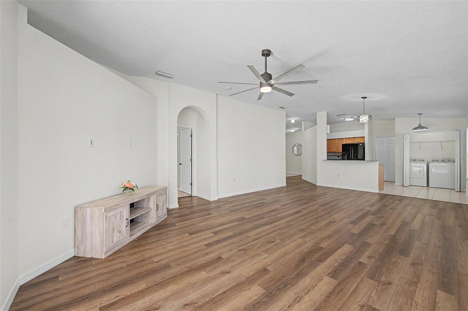 7838 CARRIAGE POINTE DR — photo 15