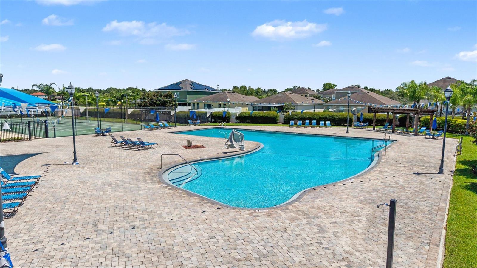 7838 CARRIAGE POINTE DR — photo 57