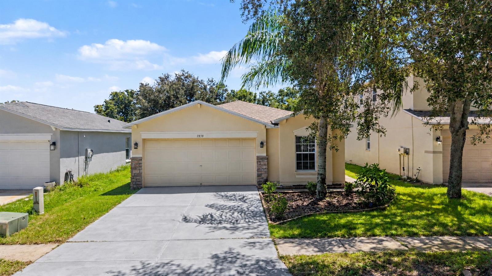 7838 CARRIAGE POINTE DR — photo 3