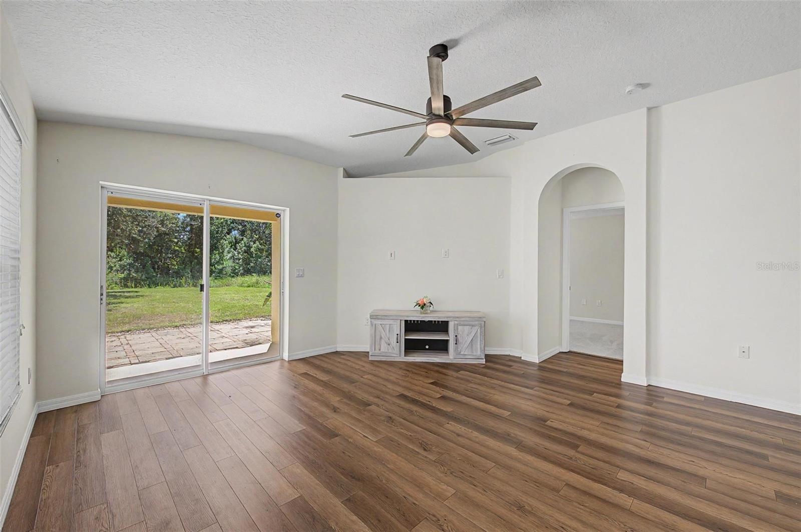 7838 CARRIAGE POINTE DR — photo 14