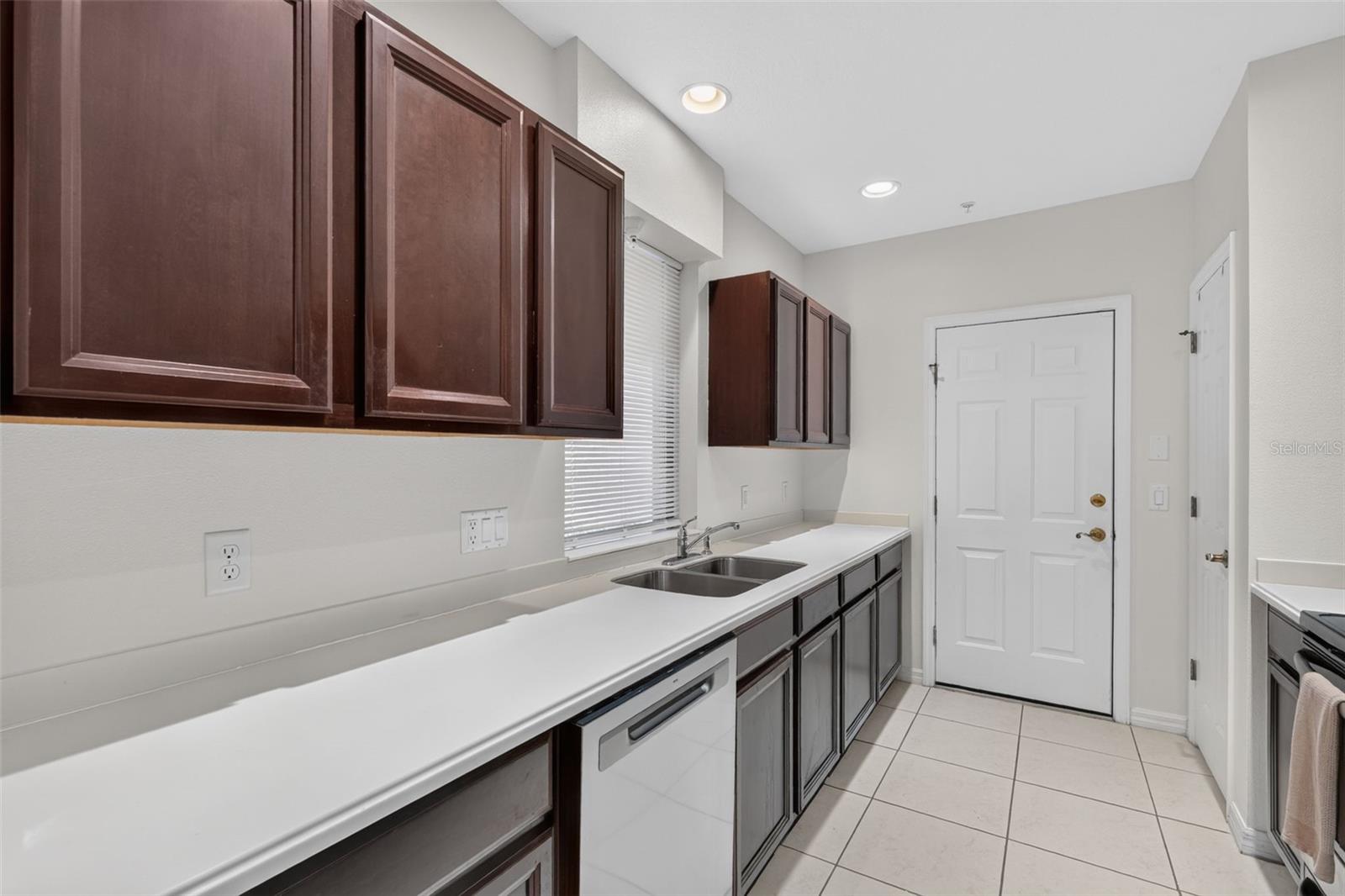 4072 OVERTURE CIR #462 — photo 22