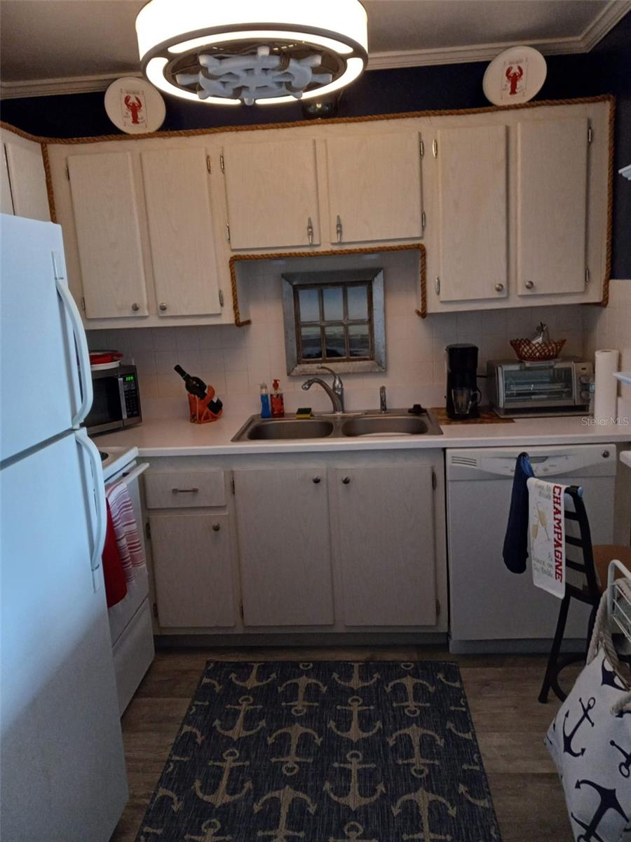 4550 COVE CIR #505 — photo 5