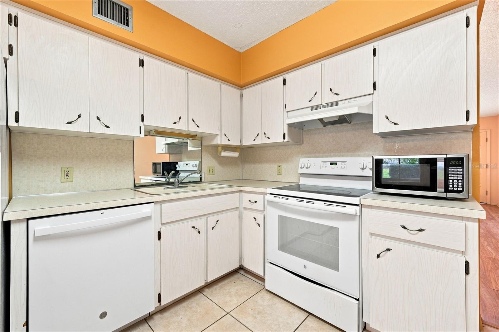 2295 BELGIAN LN #5 — photo 10