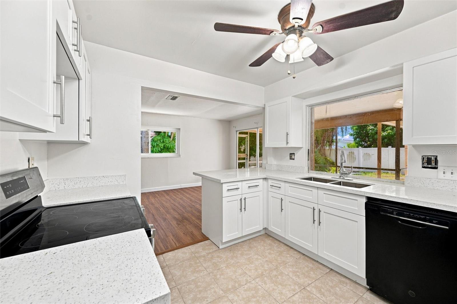 352 LAKE RD — photo 15
