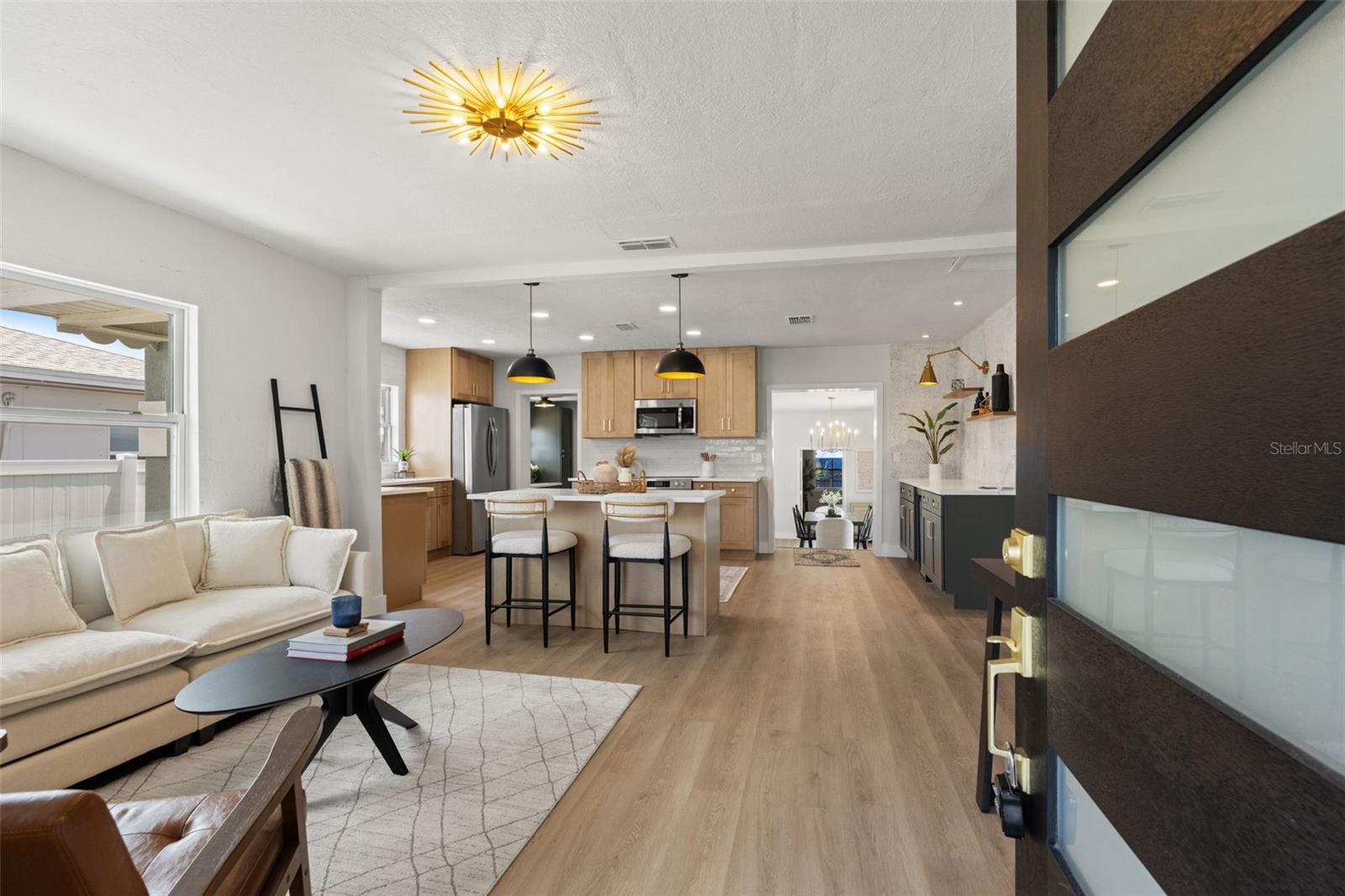2522 W LEMON ST — photo 2