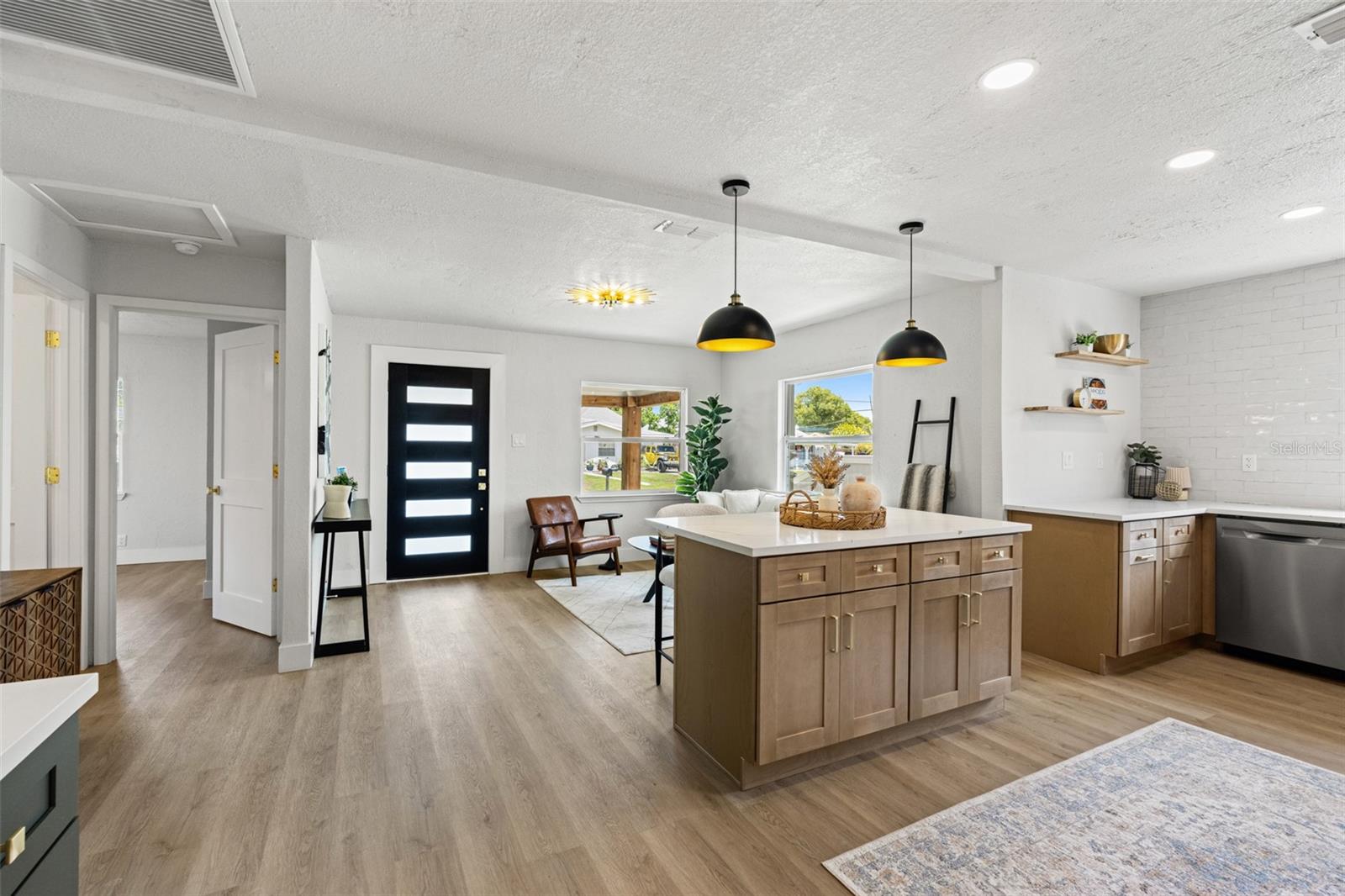 2522 W LEMON ST — photo 13