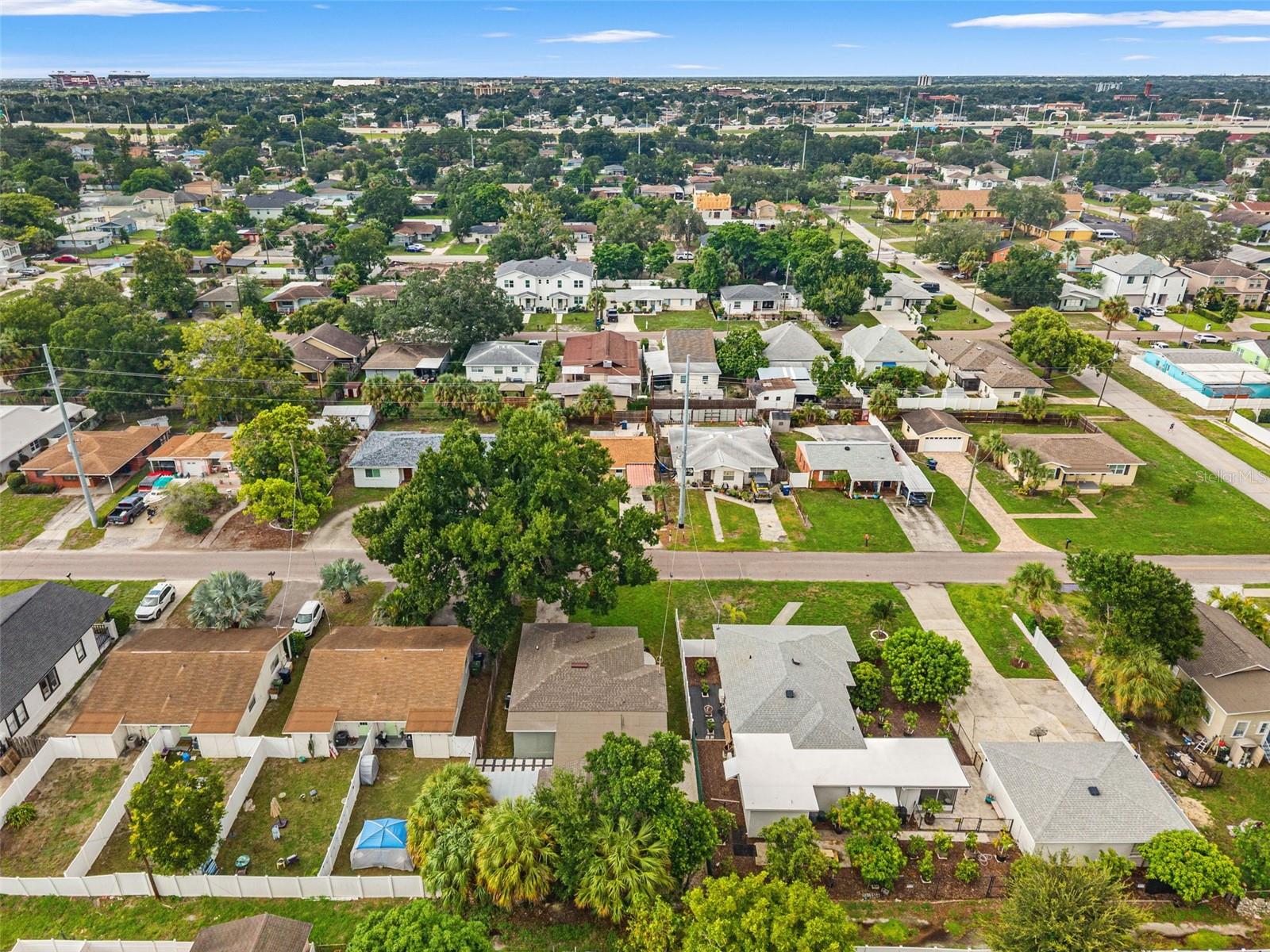 2522 W LEMON ST — photo 49