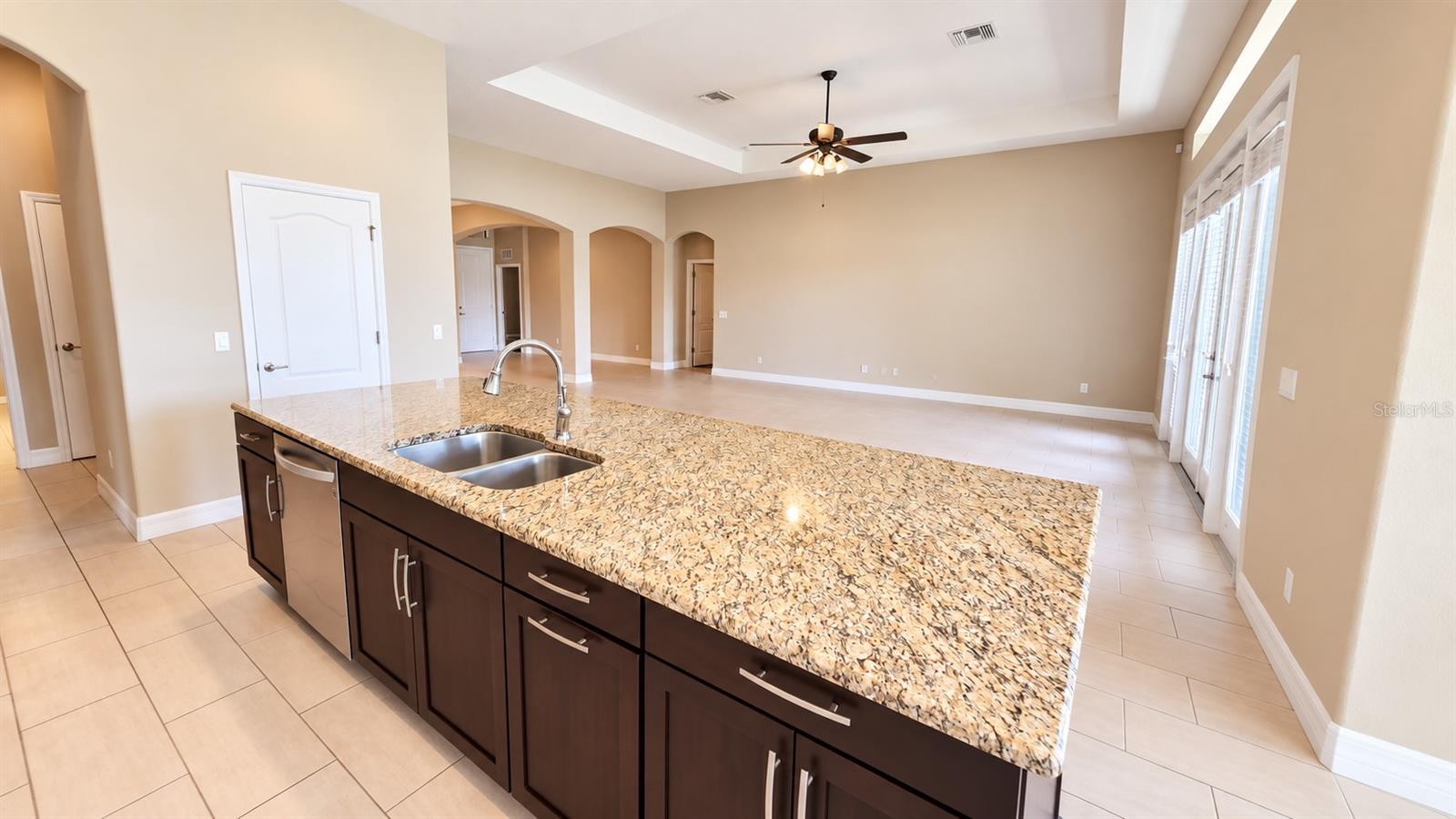 10619 MISTFLOWER LN — photo 8