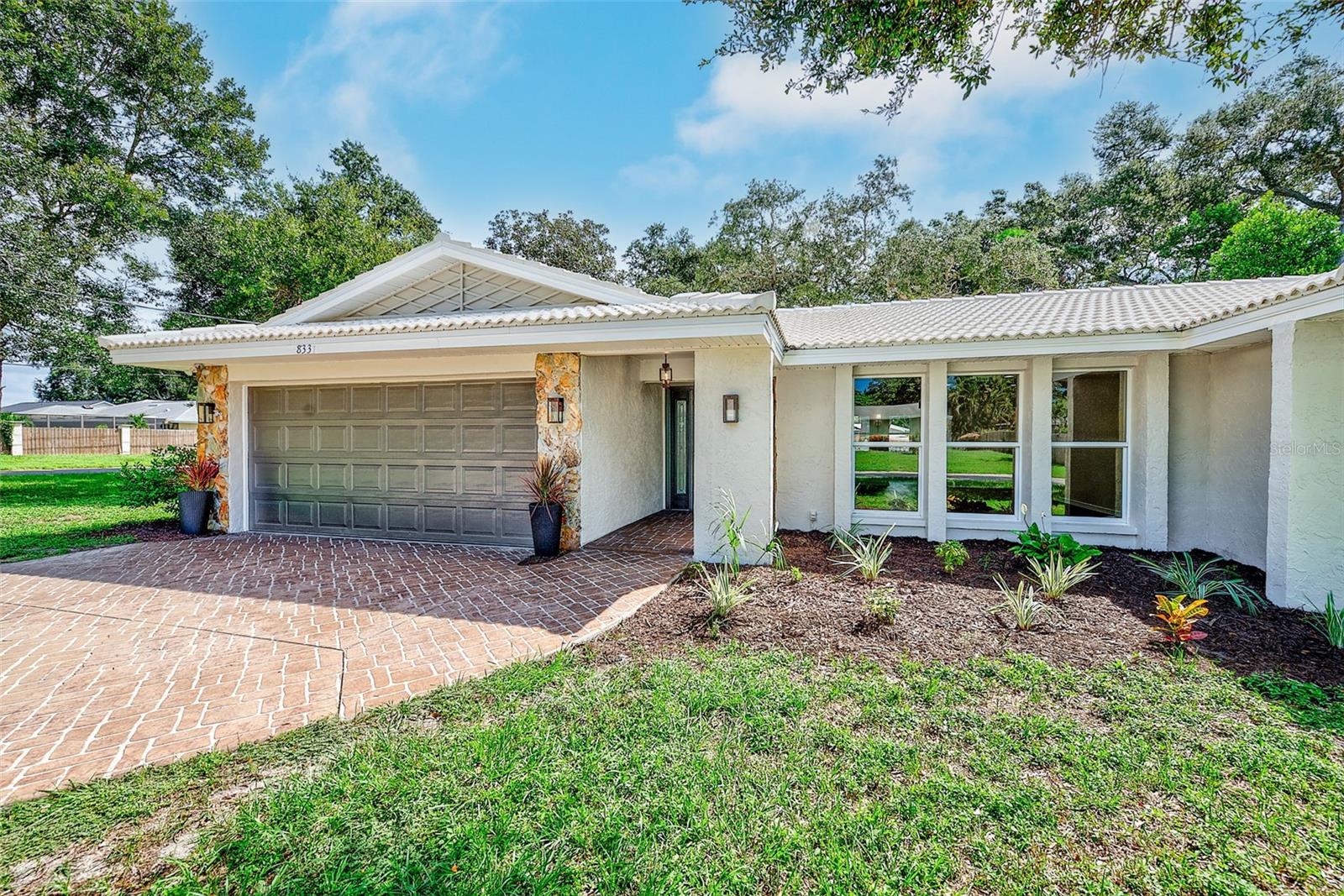 833 TALLOWOOD DR — photo 37