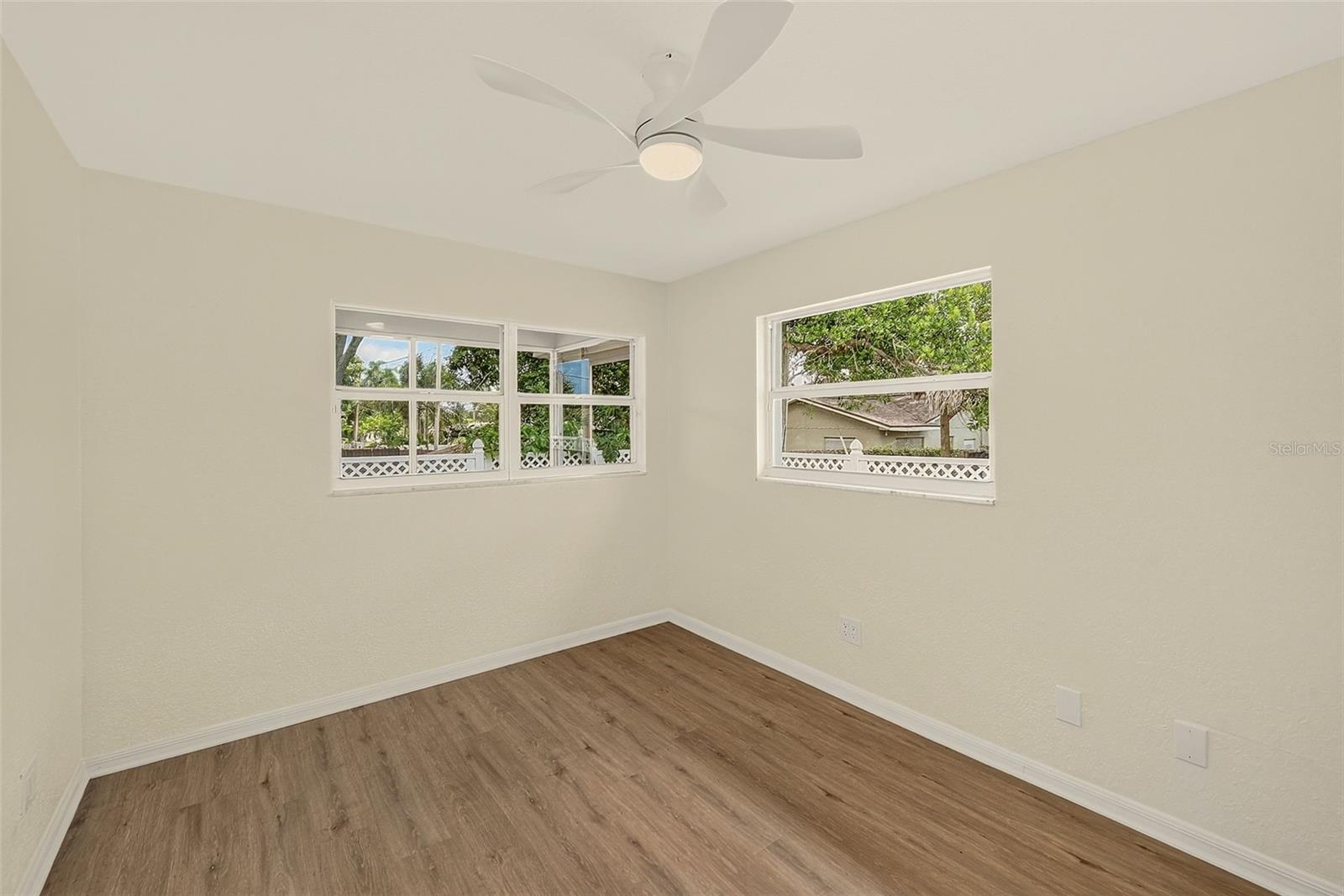 833 TALLOWOOD DR — photo 26