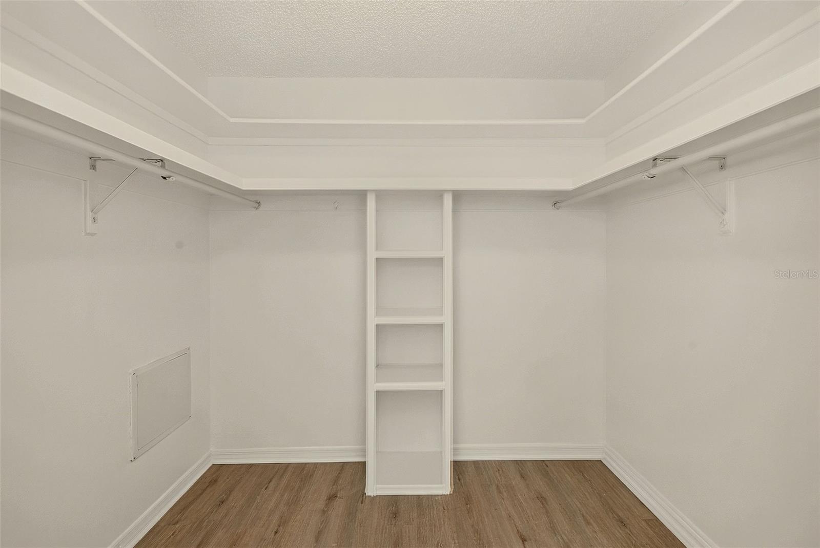 833 TALLOWOOD DR — photo 25