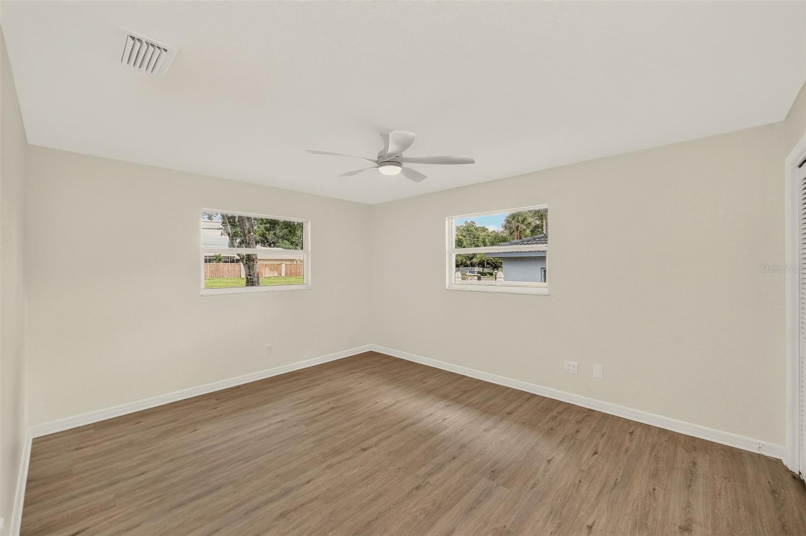 833 TALLOWOOD DR — photo 29