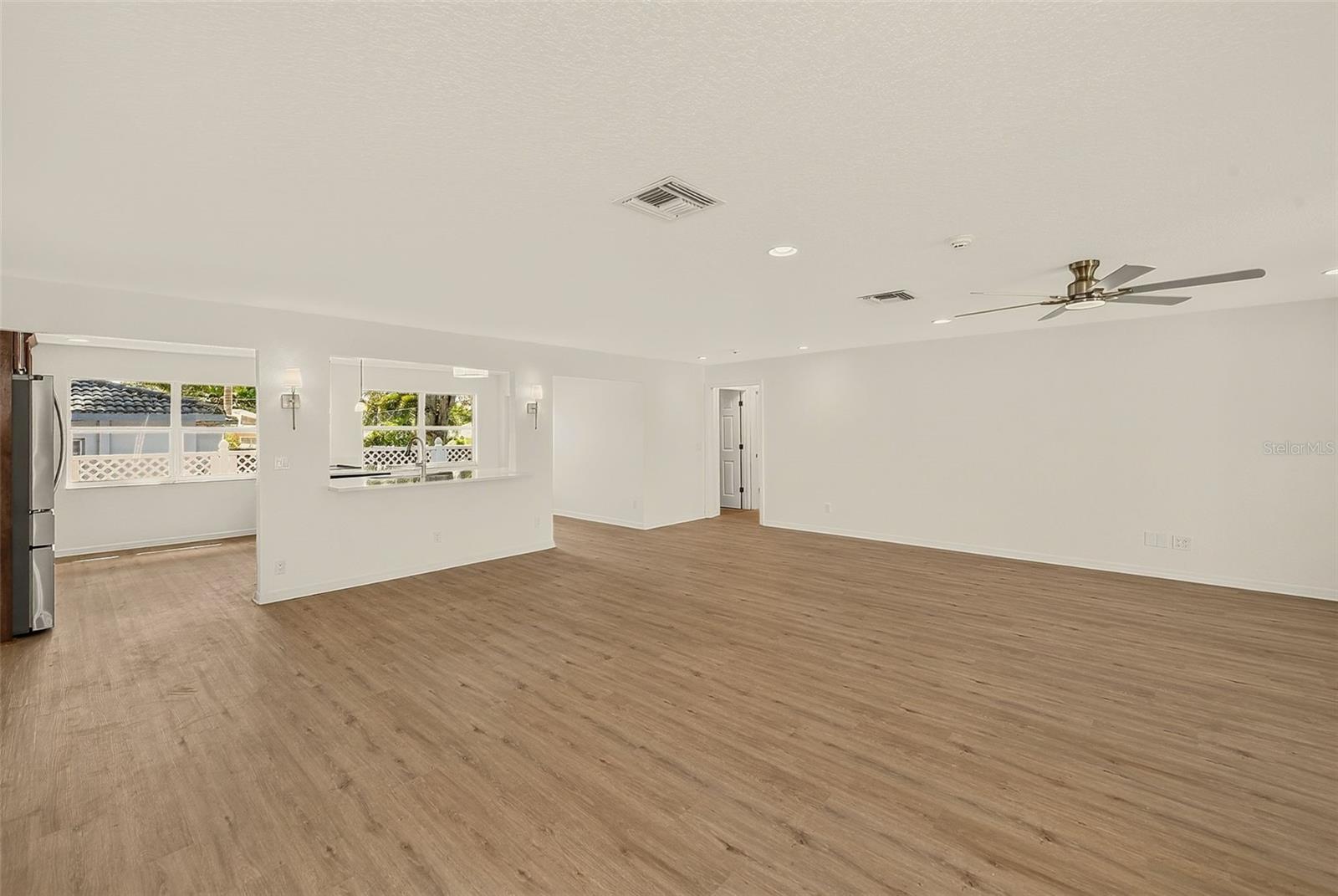 833 TALLOWOOD DR — photo 6