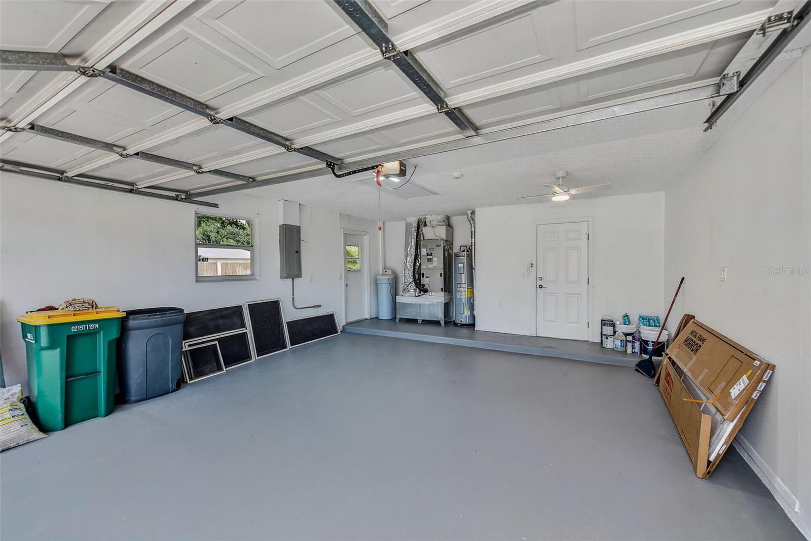 833 TALLOWOOD DR — photo 36