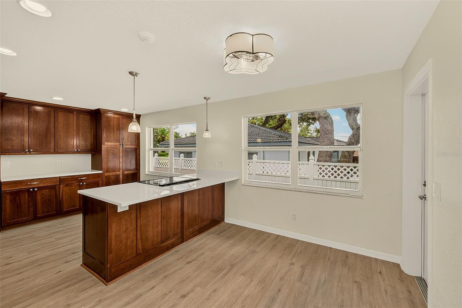 833 TALLOWOOD DR — photo 17