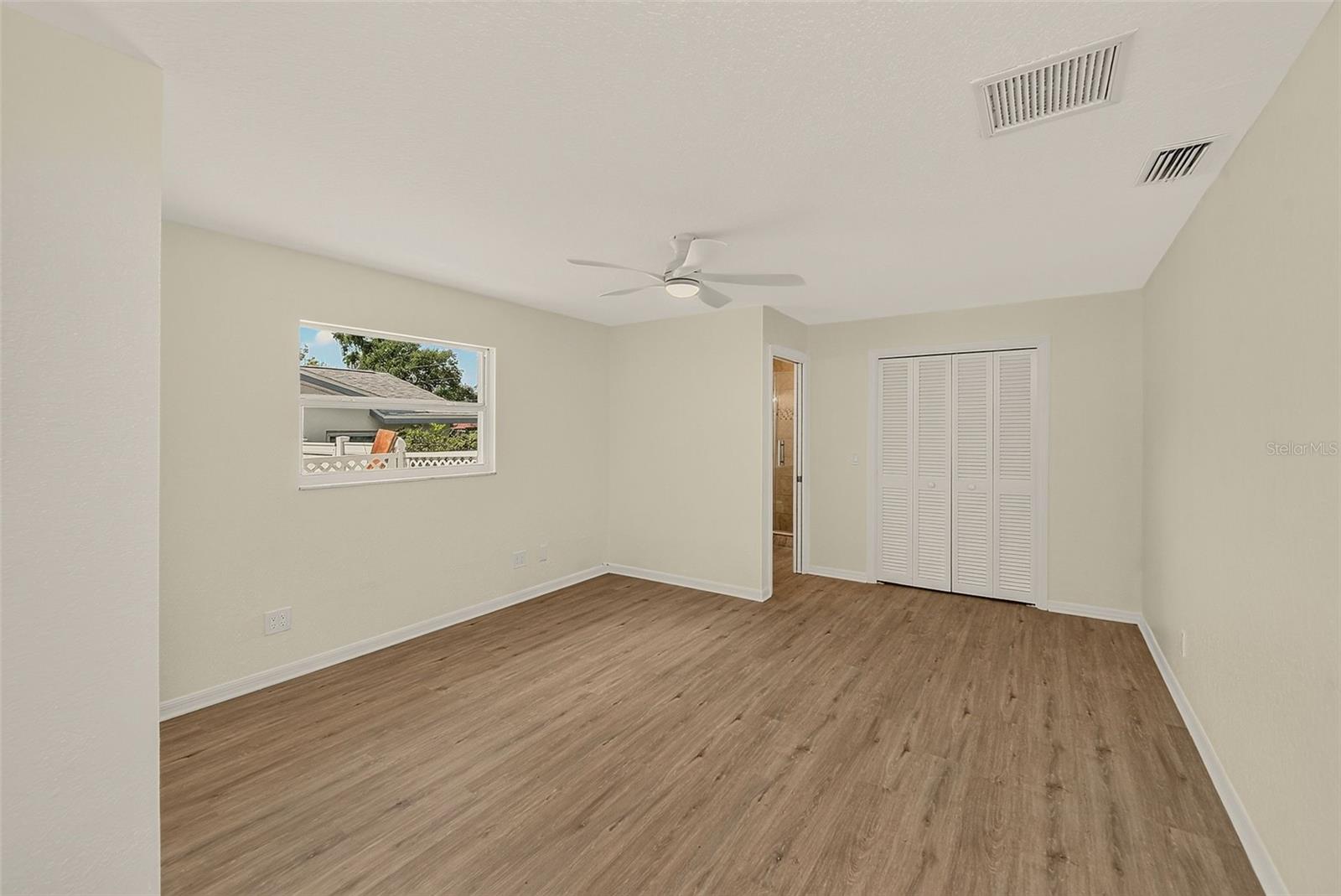 833 TALLOWOOD DR — photo 21