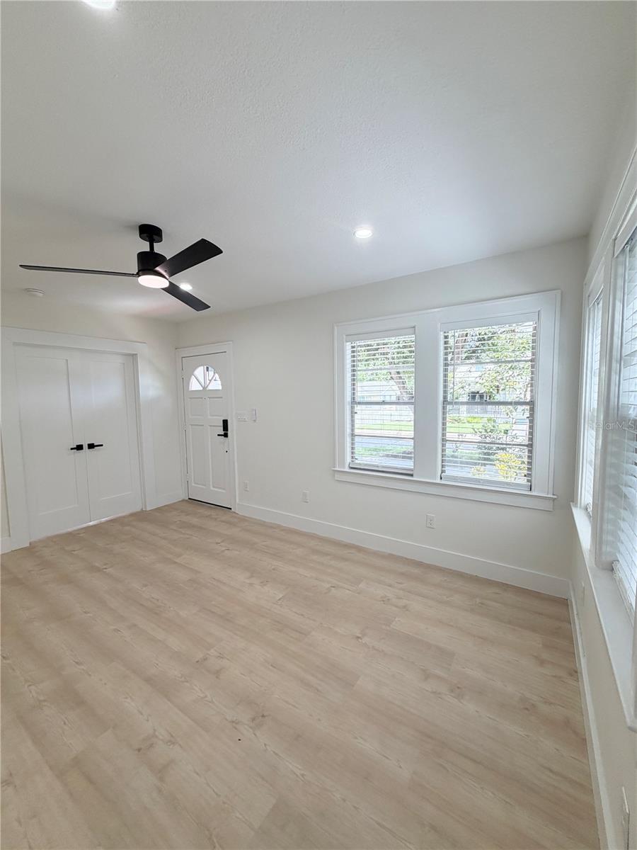 104 W LAMBRIGHT ST — photo 7