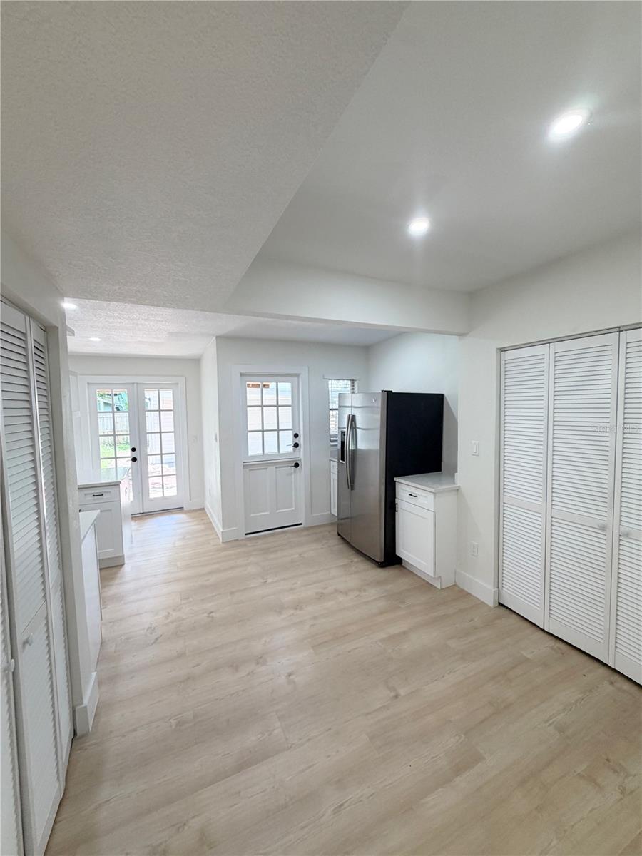 104 W LAMBRIGHT ST — photo 21