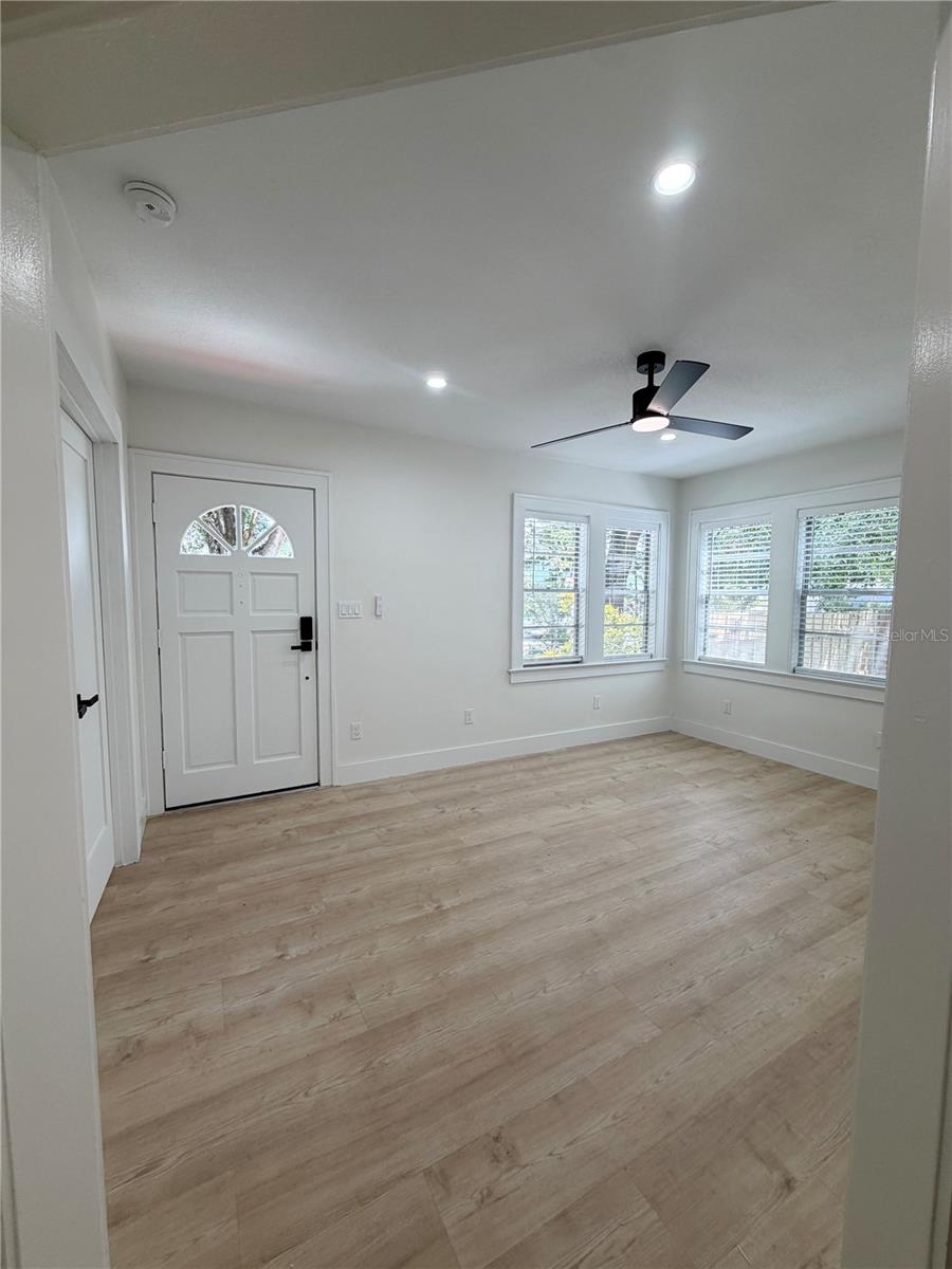 104 W LAMBRIGHT ST — photo 5