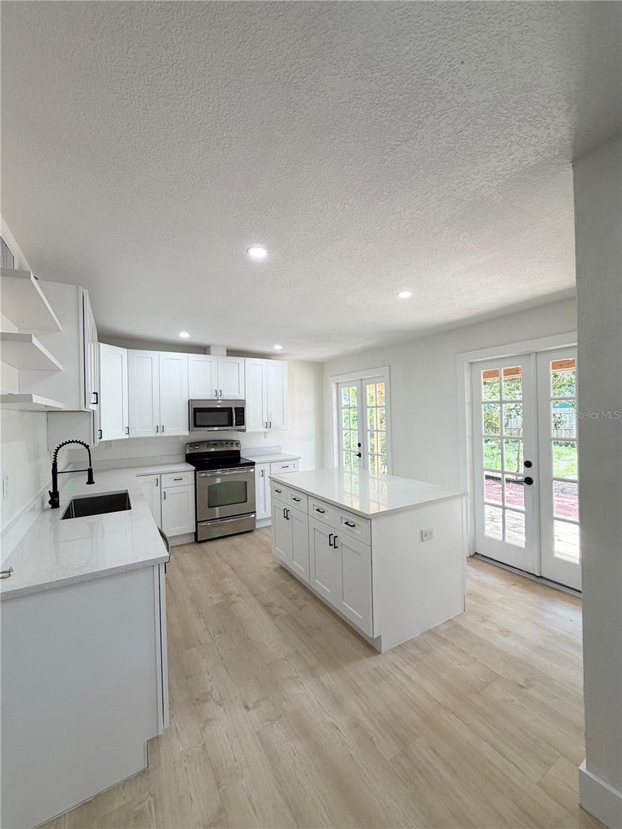 104 W LAMBRIGHT ST — photo 28