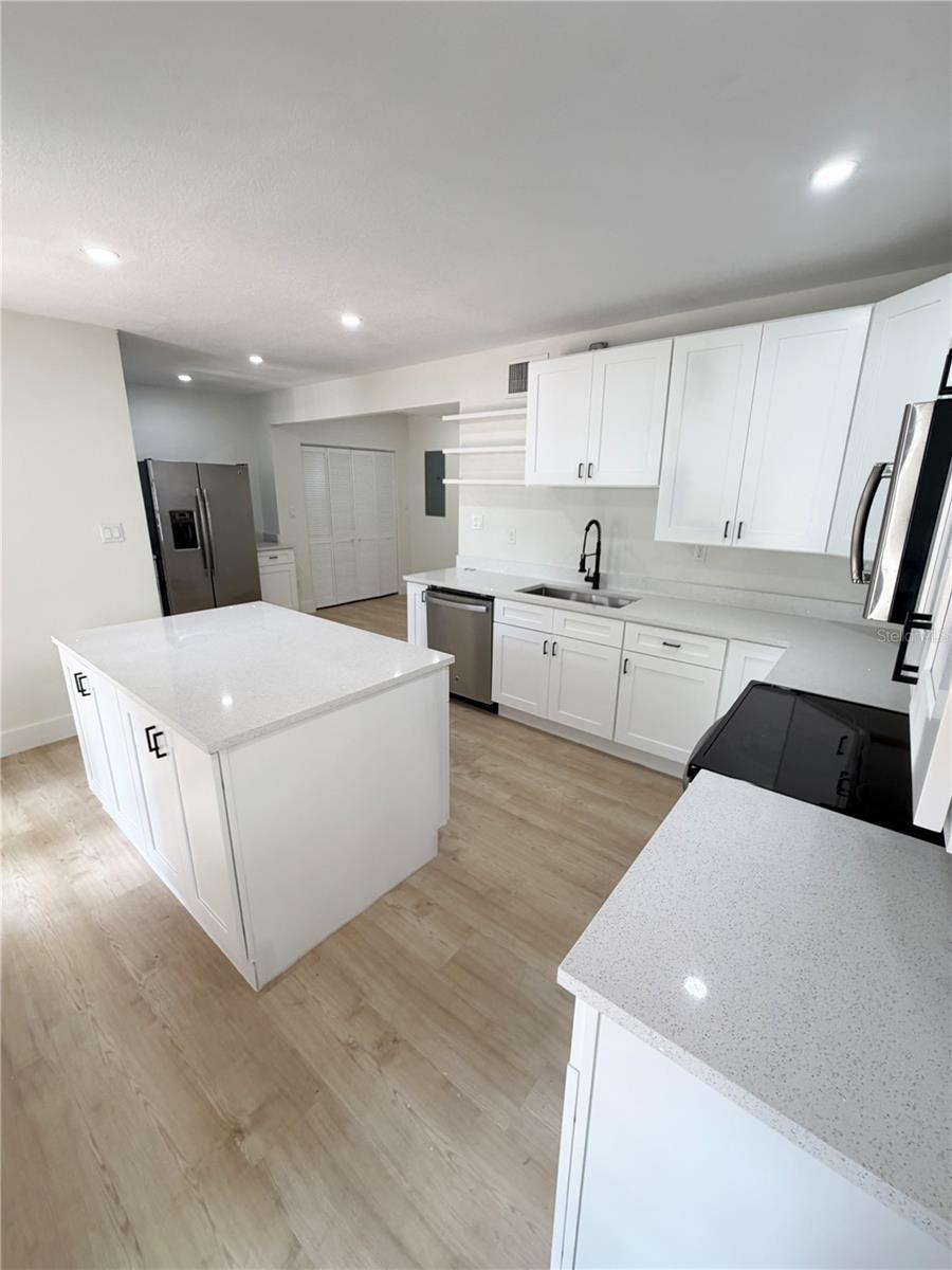 104 W LAMBRIGHT ST — photo 24