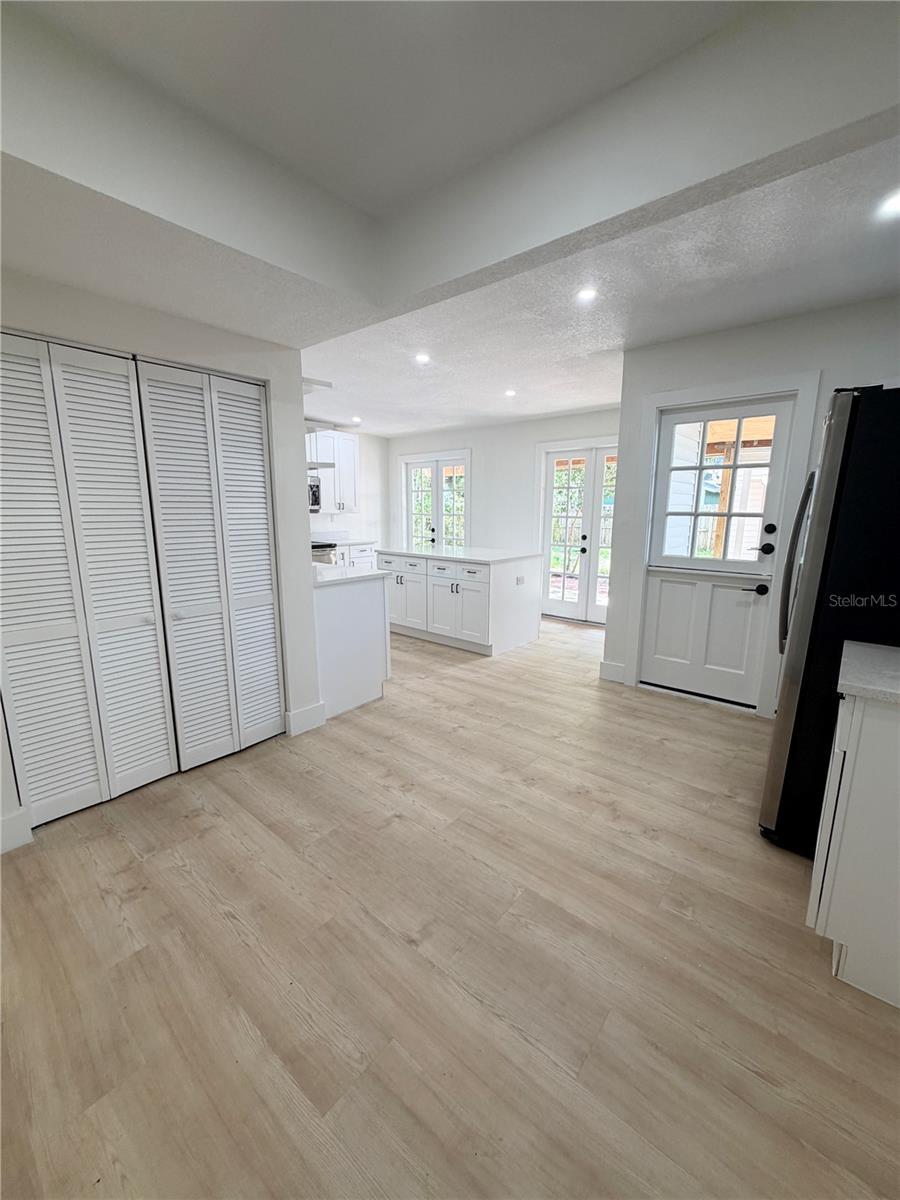104 W LAMBRIGHT ST — photo 27