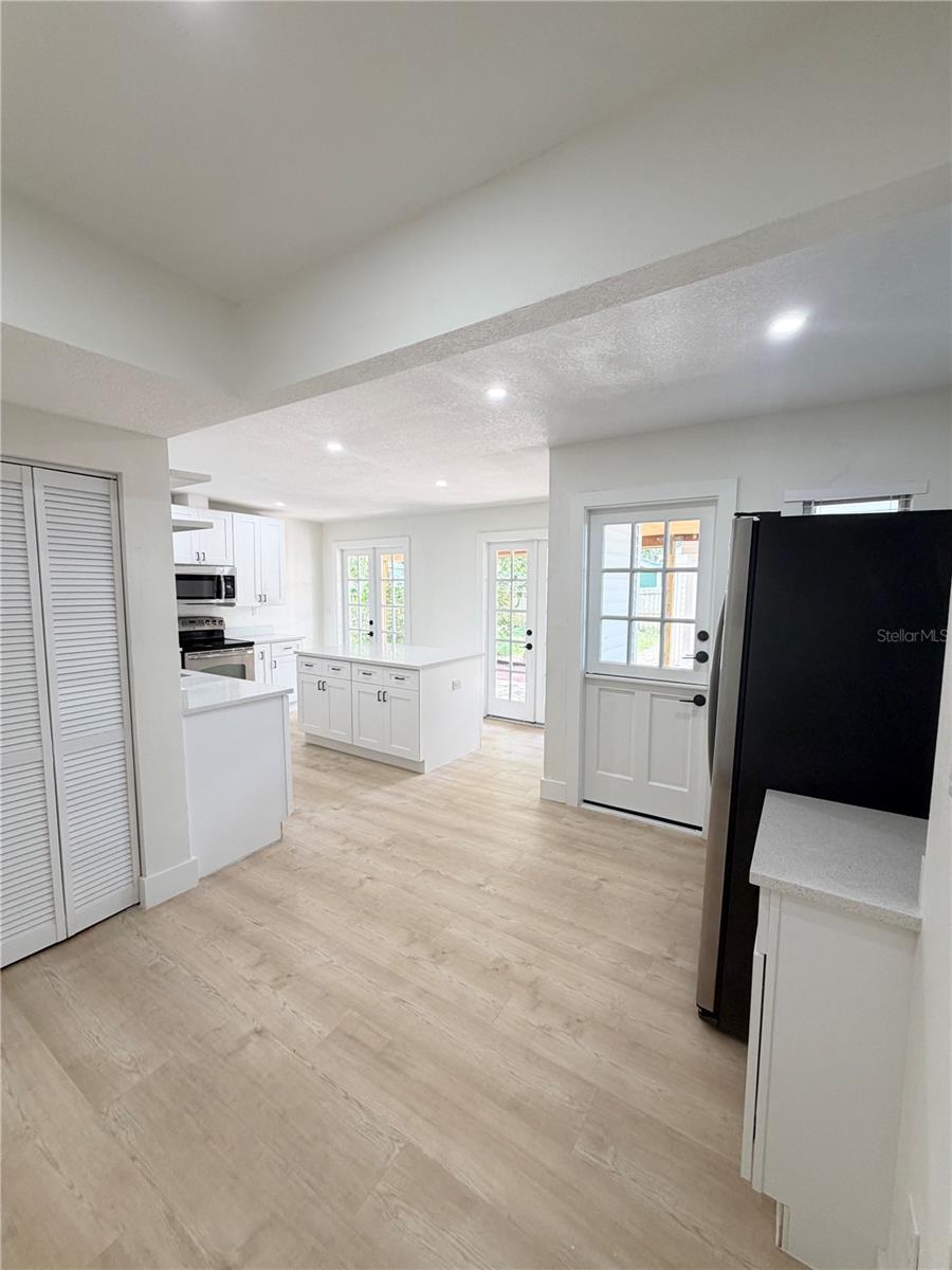 104 W LAMBRIGHT ST — photo 19