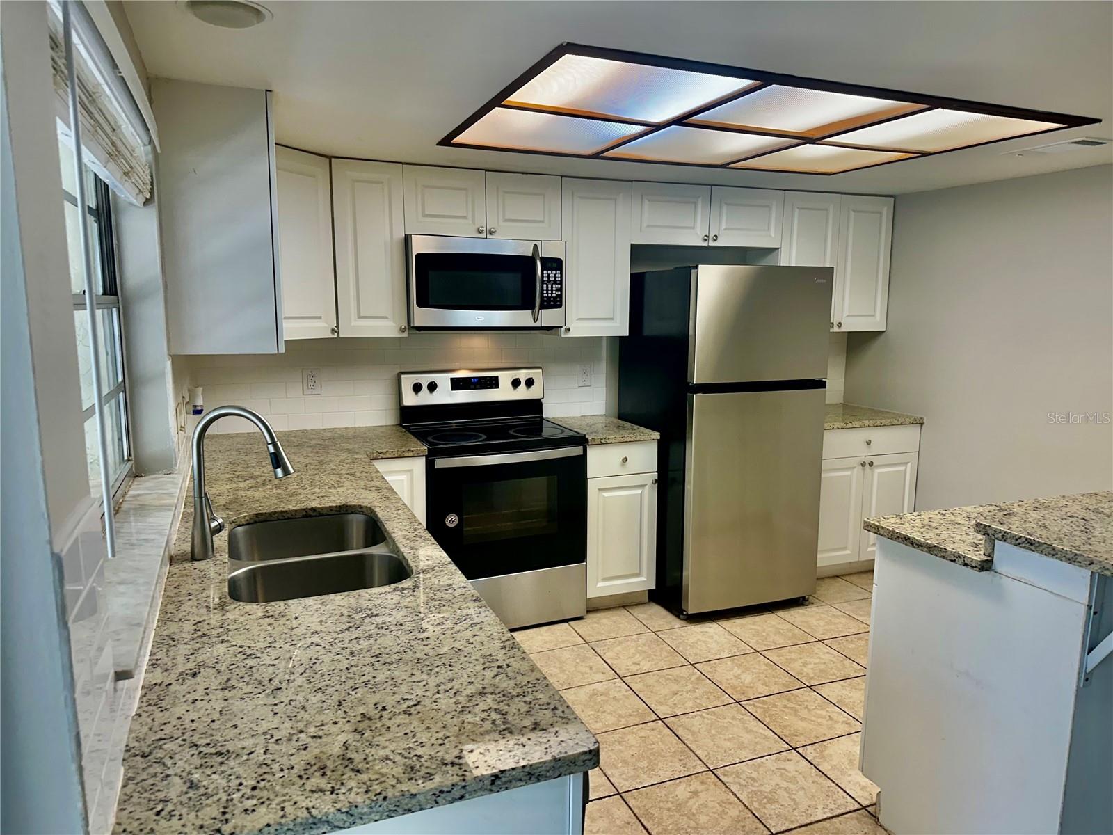 14752 MORNING DR — photo 10