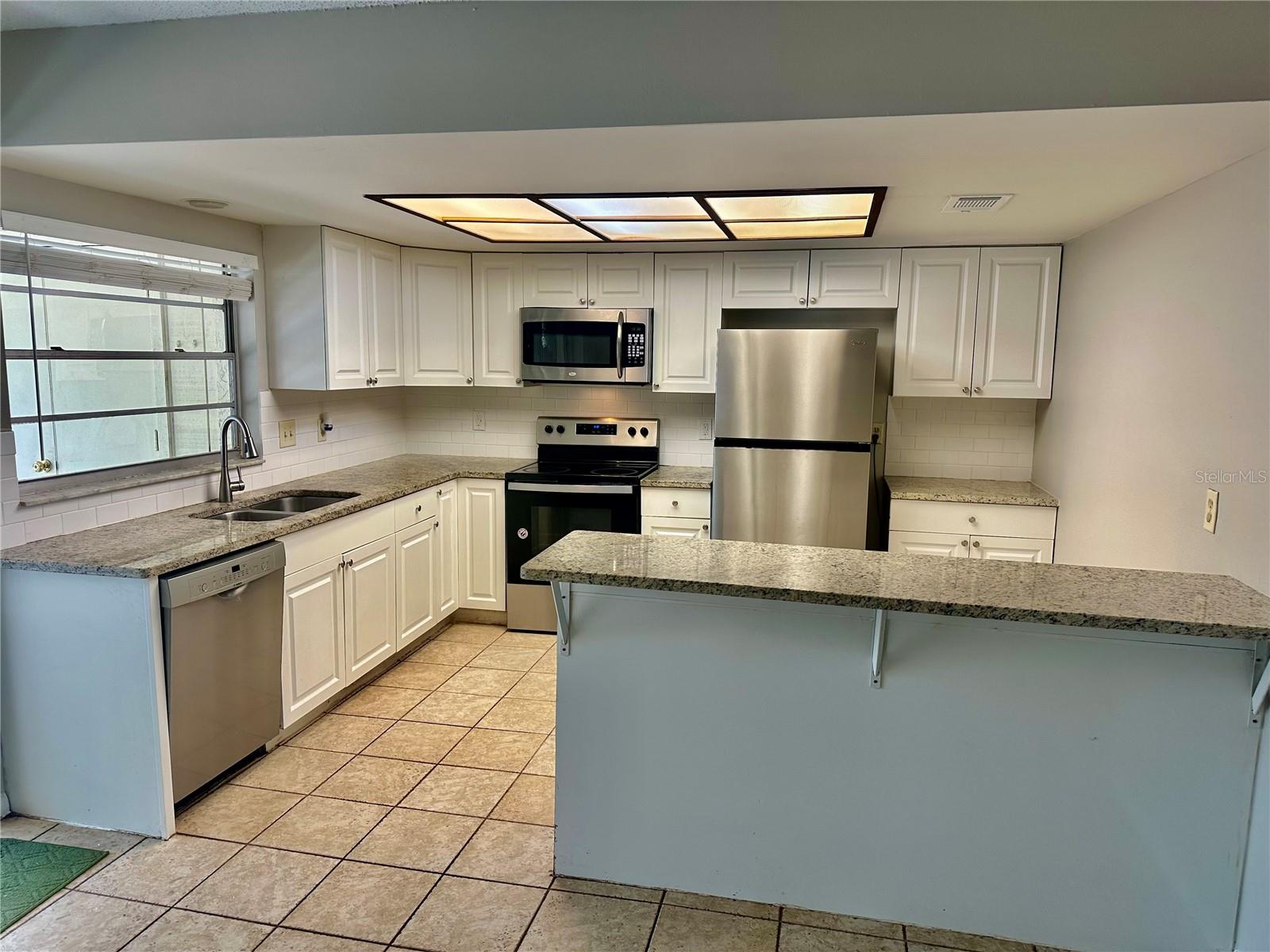 14752 MORNING DR — photo 14