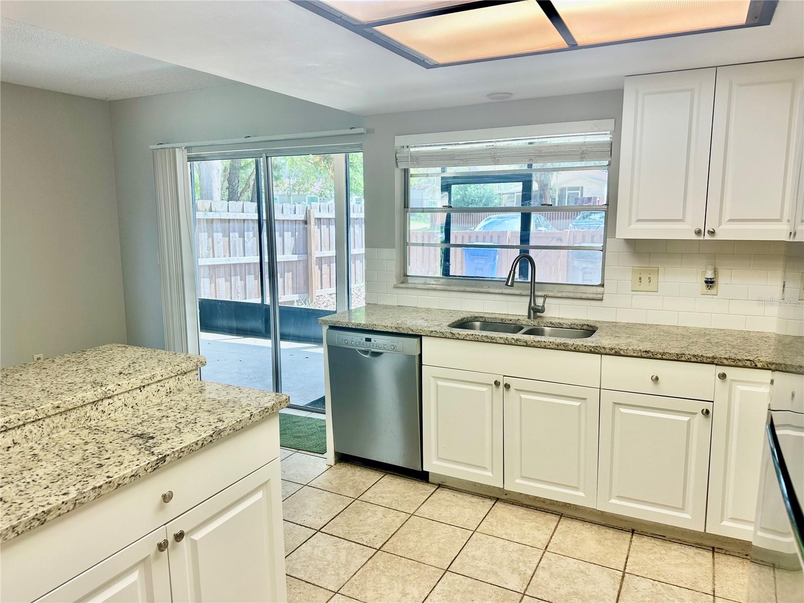 14752 MORNING DR — photo 9