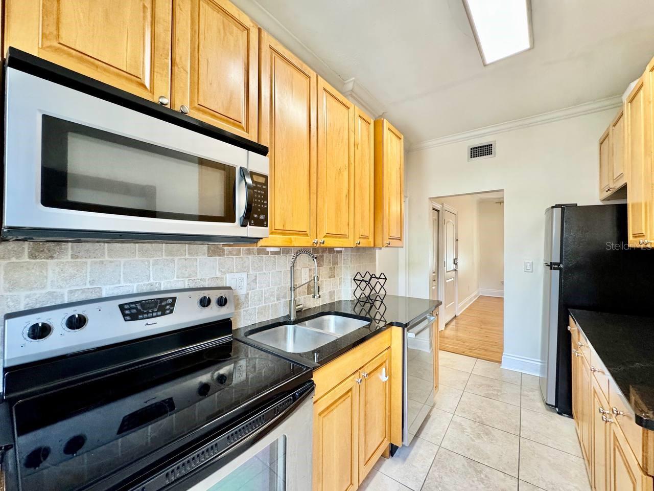 2117 W DEKLE AVE #D1 — photo 11