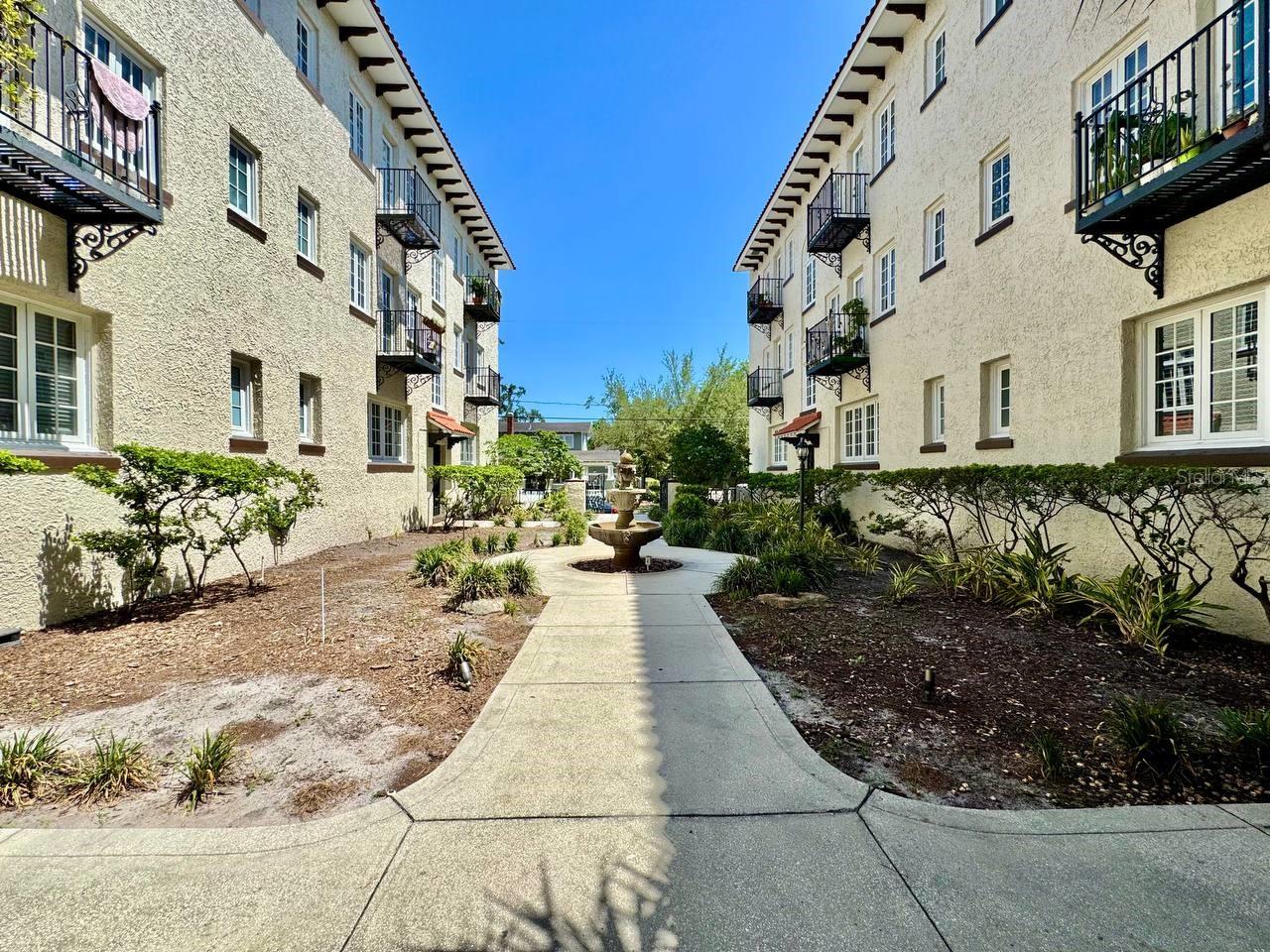 2117 W DEKLE AVE #D1 — photo 2