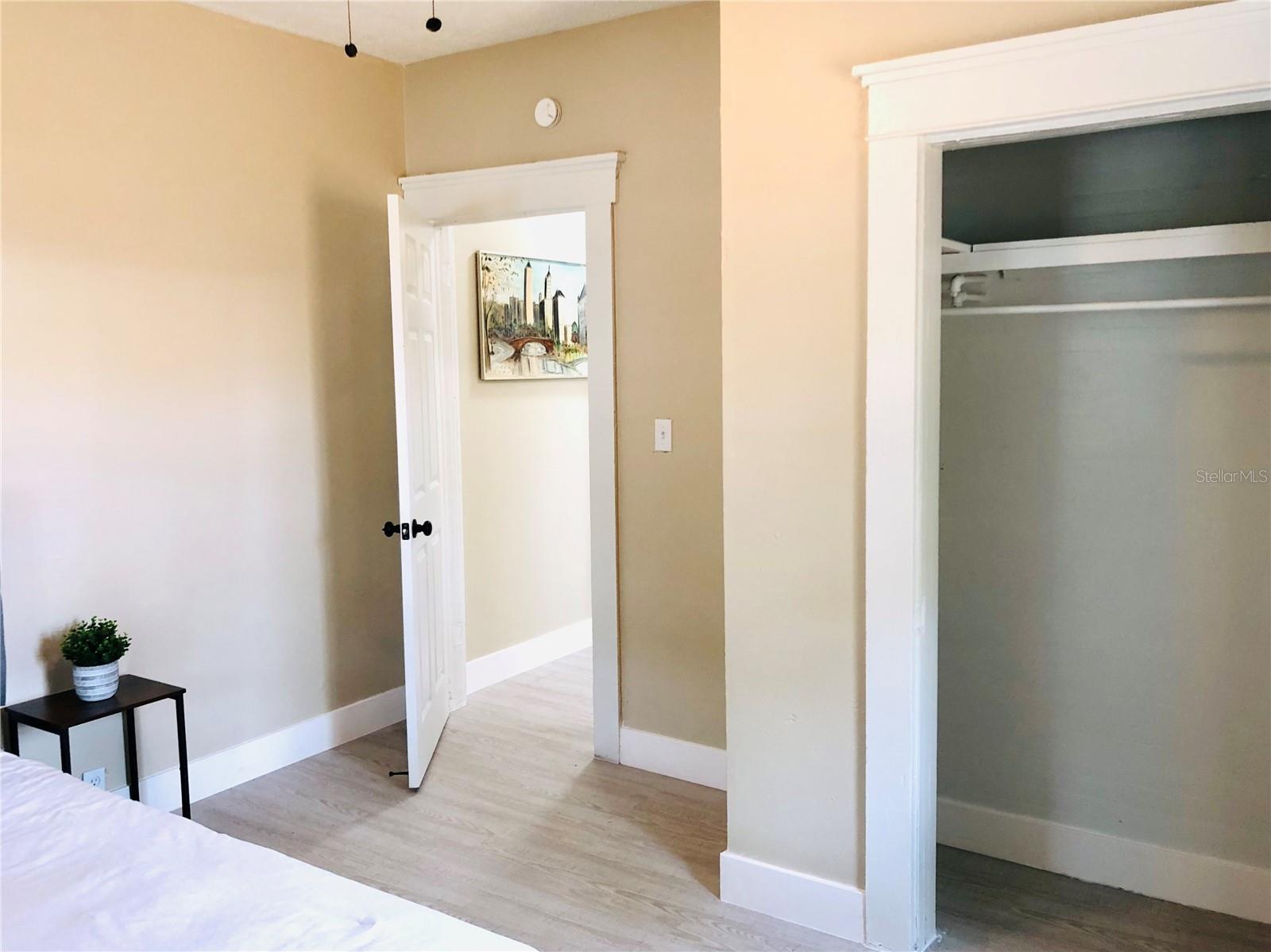 908 VINE AVE — photo 21