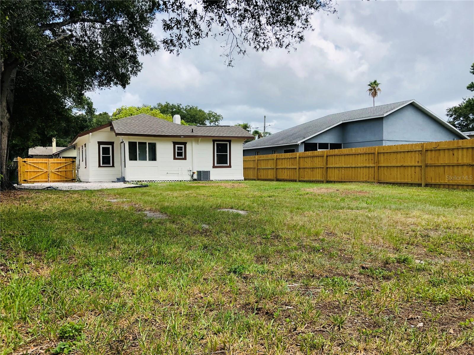 908 VINE AVE — photo 26