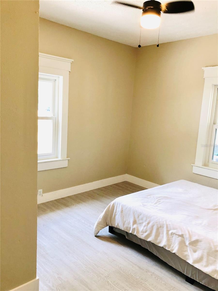 908 VINE AVE — photo 20